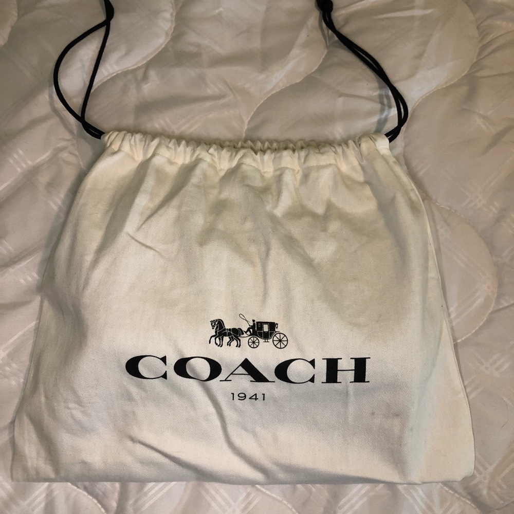 Coach quilted Dinky bag. - Picture 2 of 4